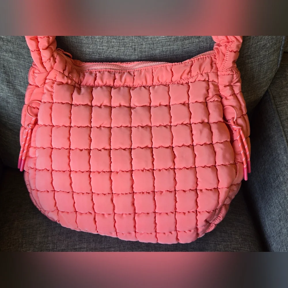 NEW URBANFIT BY UDBAN EXPRESSIONS Nylon Quilted Puffer Hobo Casual Bag Coral